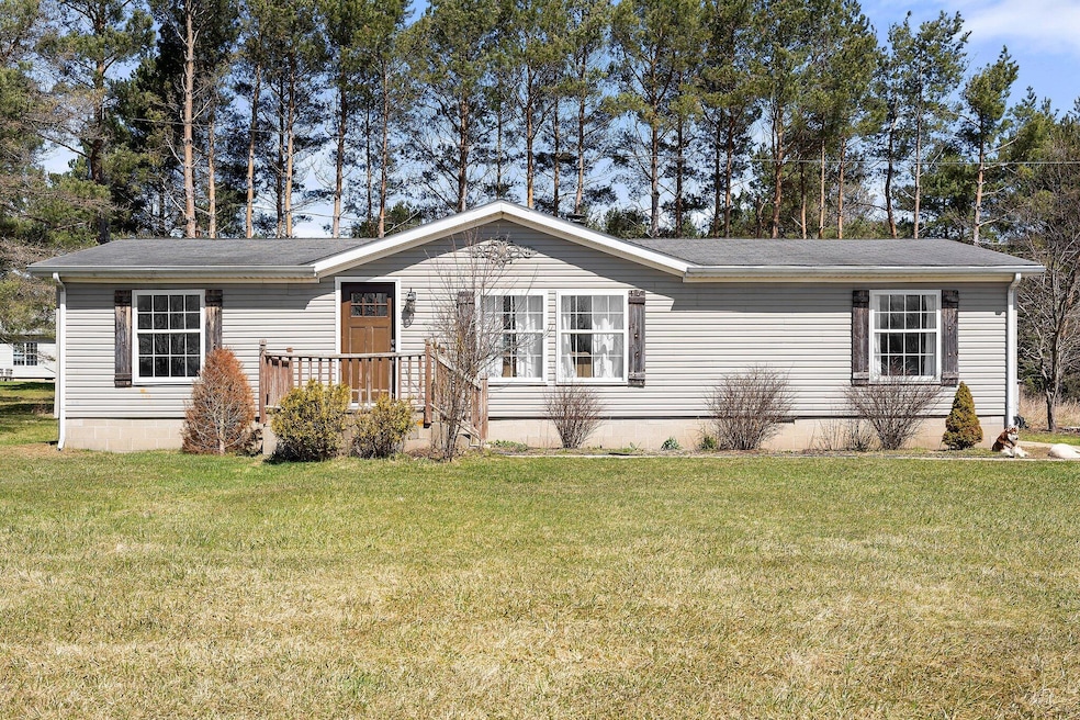 620 W Jeffery St, Reed City, MI 49677 - photo 1