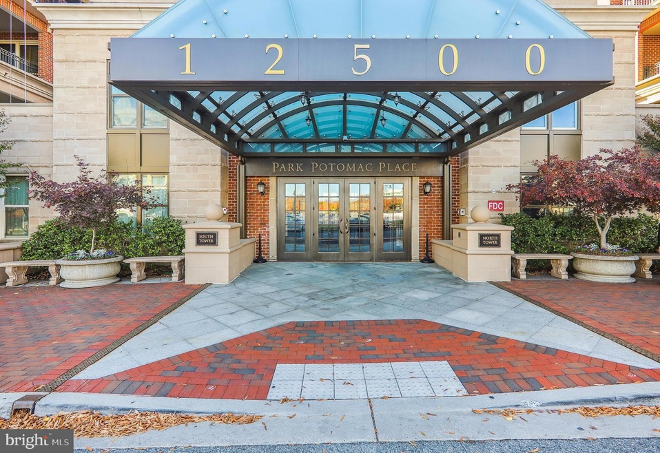 The Park Potomac Place unit 702, Potomac, MD 20854 - photo 1