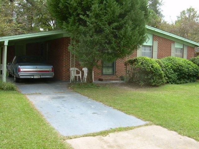 606 Albert Ct, Albany, GA 31701 - photo 1