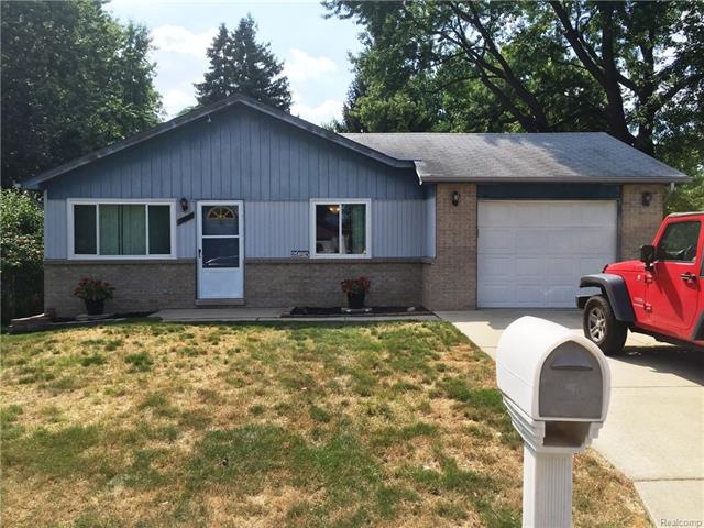 29815 Roy St, Roseville, MI 48066 - photo 1