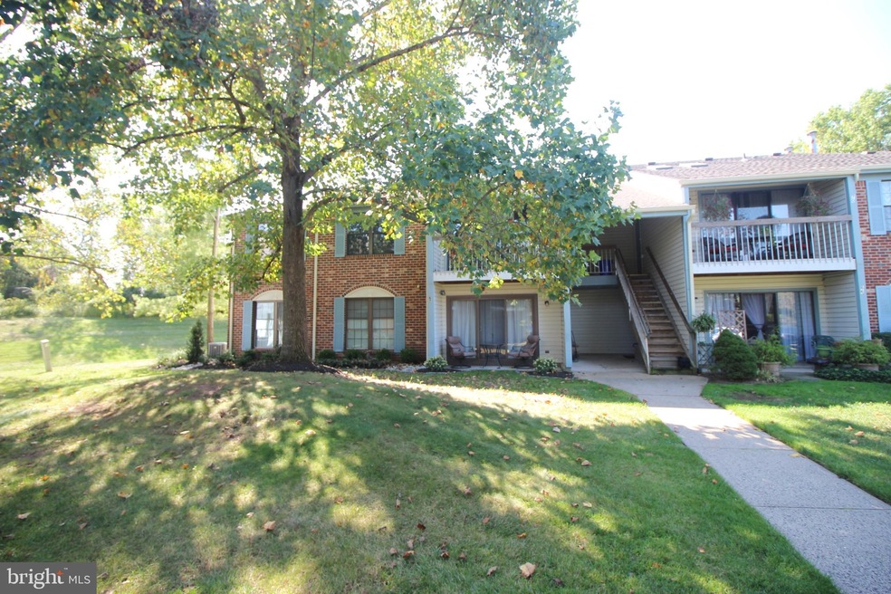 71 Crabapple Ln, Franklin Park, NJ 08823 - photo 1