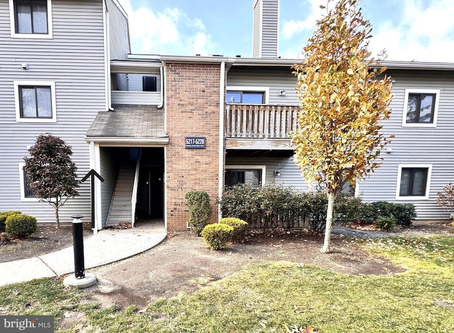 5220 Ravens Crest Dr, Plainsboro, NJ 08536 - photo 1