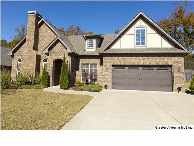 Welcome Home to 220 Kingston Circle!