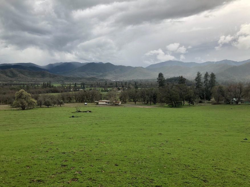 11950 Blackwell Rd, Central Point, OR 97502 - photo 1