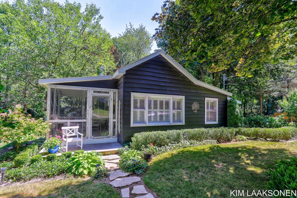 1-web-or-mls-149 Tyler St, Saugatuck-1