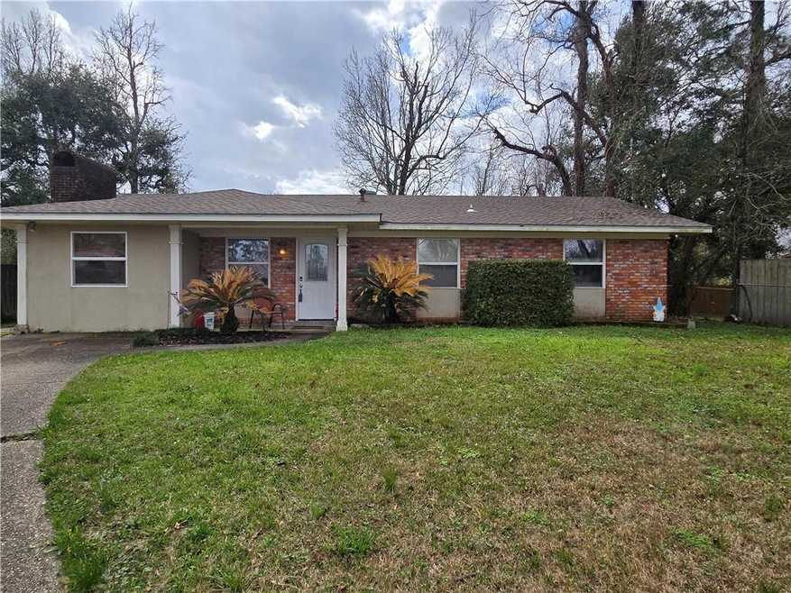 261 Meadowmoss Dr, Slidell, LA 70458 - photo 1