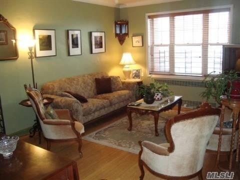 7635 113th St unit 6C, Forest Hills, NY 11375 - photo 1