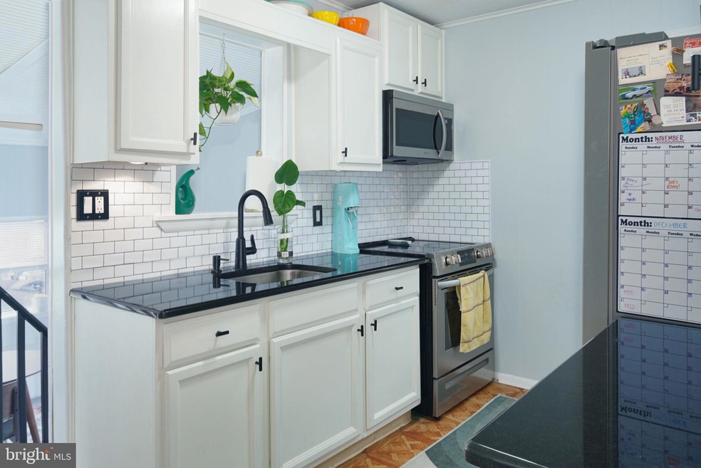 413 Beacon Ave, Paulsboro, NJ 08066 - photo 1