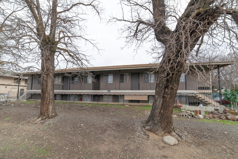 702 N 2nd Street 1