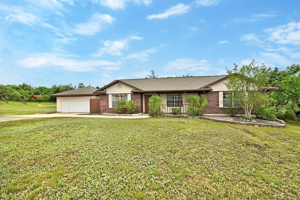 House with detached 2 car garage