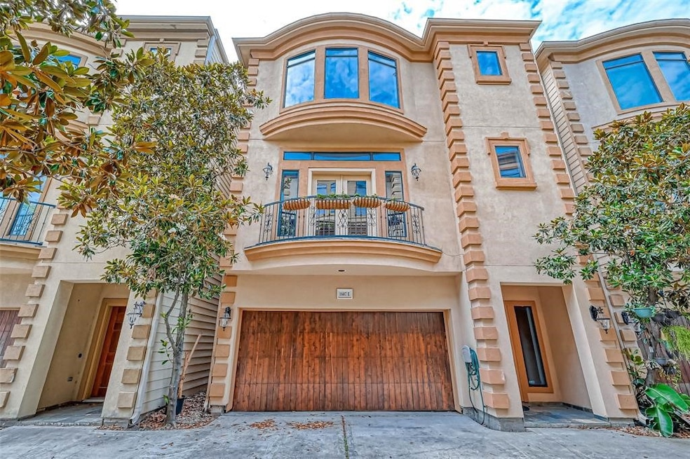 1607 Bass St unit E, Houston, TX 77007 - photo 1