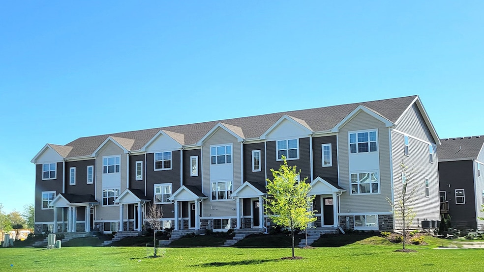 6550 Linden E unit B, Wonder Lake, IL 60097 - photo 1