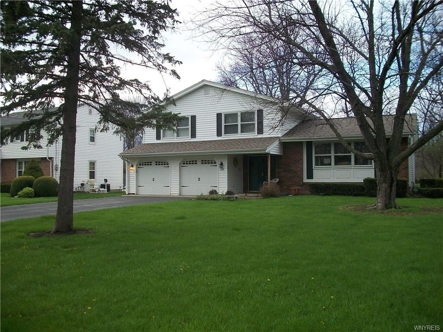 Spacious split in desirable neighborhood