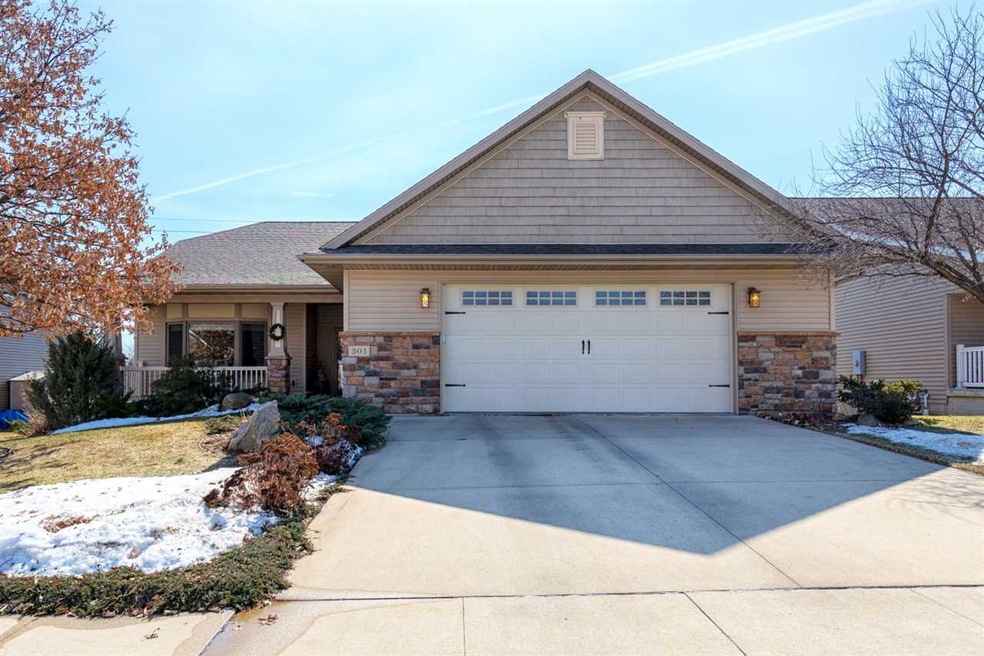 301 Spruce Hills Dr, Cedar Falls, IA 50613 - photo 1