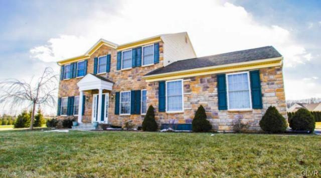 1211 Foxview Dr, Bethlehem, PA 18017 - photo 1