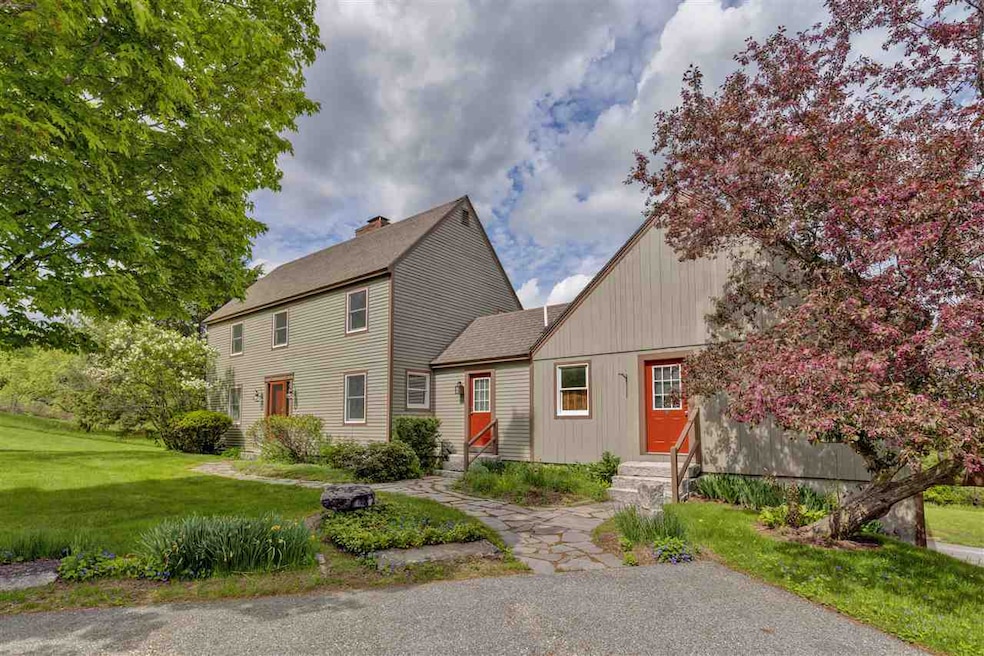 122 Andover Rd, New London, NH 03257 - photo 1