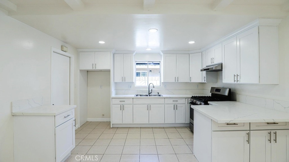 2910 W Cubbon St, Santa Ana, CA 92704 - photo 1