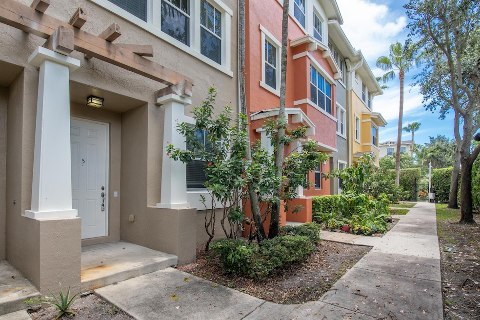 500 Pacific Grove Dr unit 2935, West Palm Beach, FL 33401 - photo 1