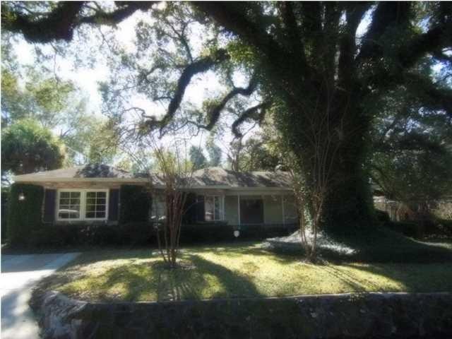 Beautiful Mid-town cottage with 3 bedrooms and 2 b