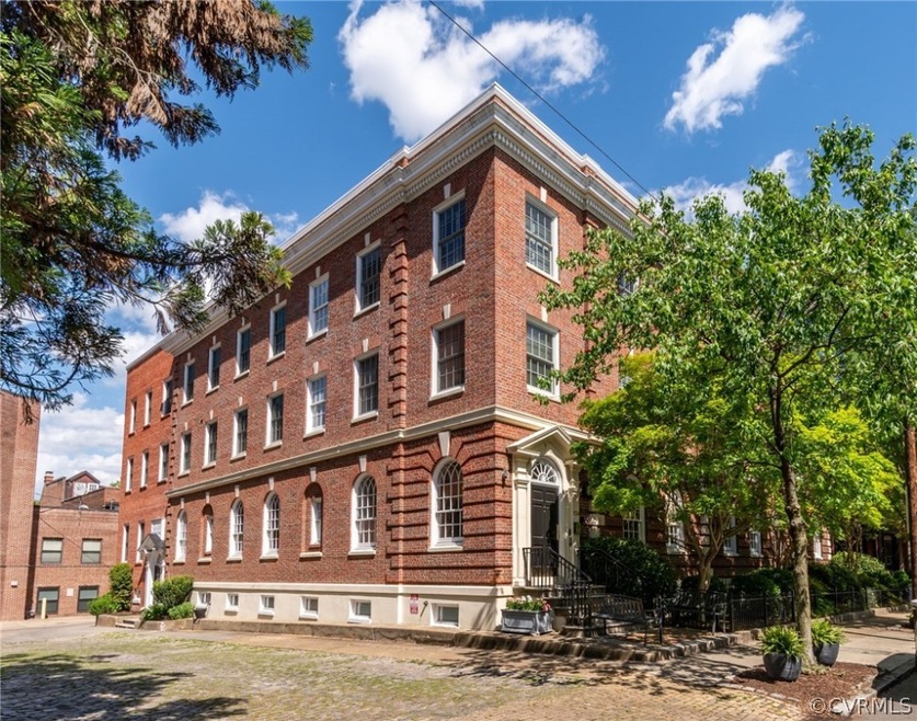 Amazing location, historic Laurel Hill House