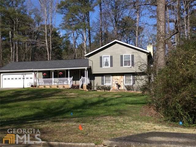 Home w/ 2 1/2 Car Garage and 1 car carport (not sh