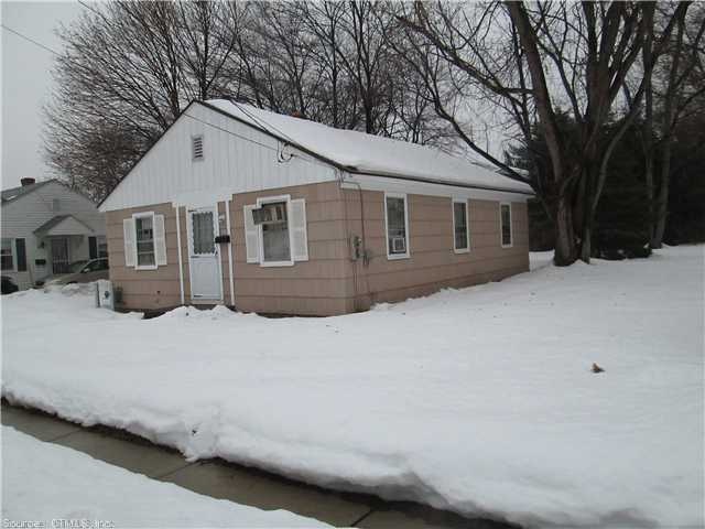 15 Pioneer Cir, Manchester, CT 06040 - photo 1