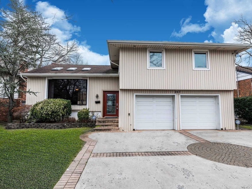 257 Hungry Harbor Rd, Valley Stream, NY 11581 - photo 1