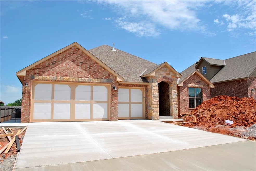 7008 Cherokee Crossing E, Warr Acres, OK 73132 - photo 1