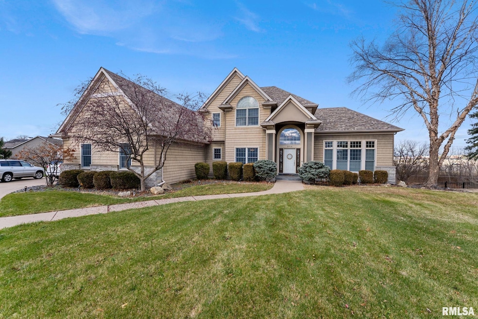 2916 E 45th Ct, Davenport, IA 52807 - photo 1