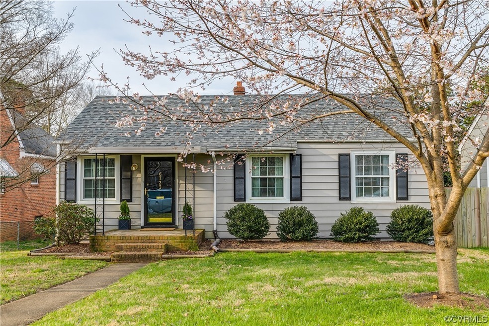Charming College View home!