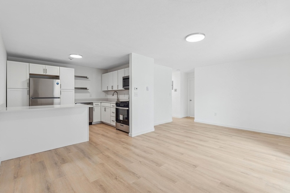 55 Broad St unit 1, Lynn, MA 01902 - photo 1