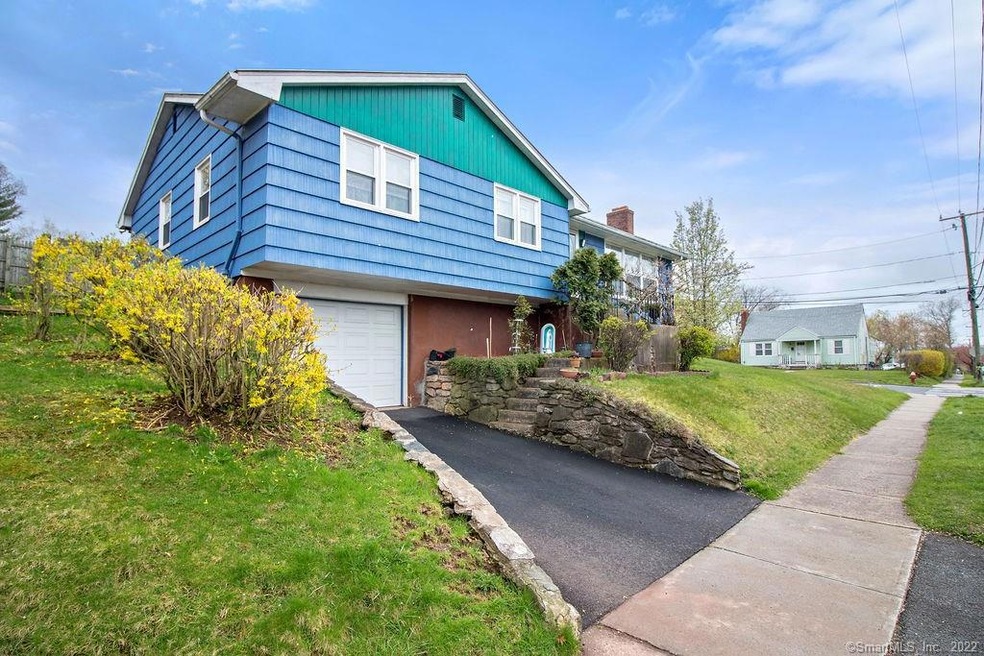 131 Sherbrooke Ave, Hartford, CT 06106 - photo 1