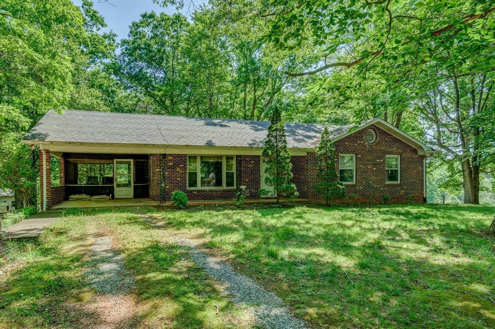 001-313780-444 Eagle Lane 01_7765867