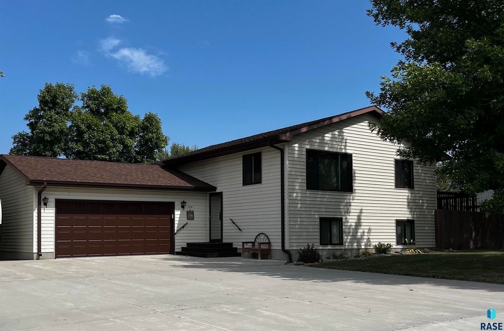 106 W Alton Ave, Flandreau, SD 57028 MLS 22305927