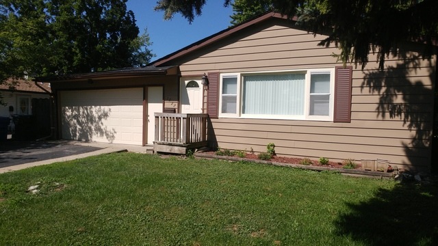 1022 Tacoma St, Carpentersville, IL 60110 - photo 1