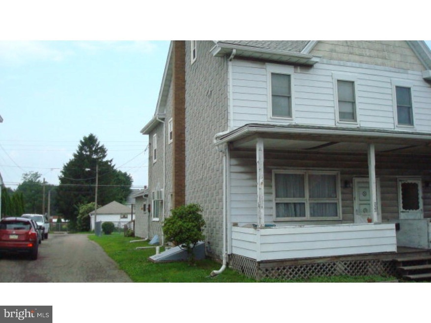 222 S Kennedy Dr, McAdoo, PA 18237 - photo 1