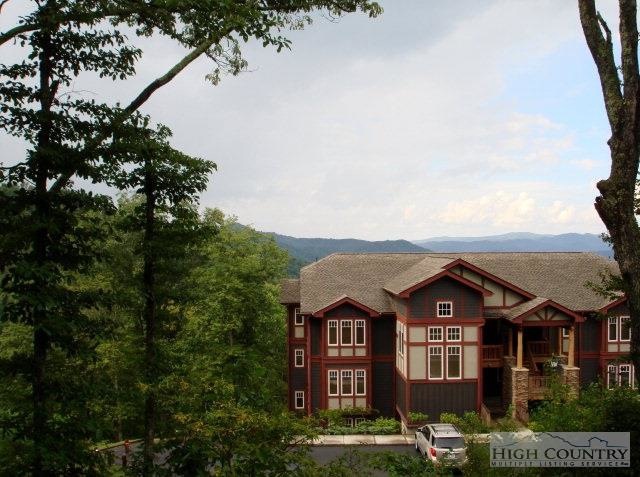 1076 Ridge Haven Pkwy unit Rw5, Banner Elk, NC 28604 - photo 1