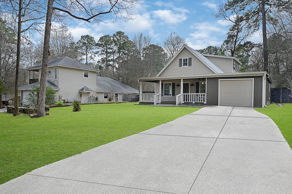 Your Lake Cottage Awaits! Large Driveway, Fresh Ex
