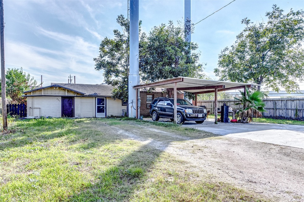 231 Theron St, Houston, TX 77022 - photo 1