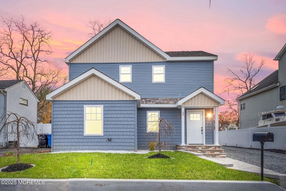 Sold $712,800 • Co-Listing Agent