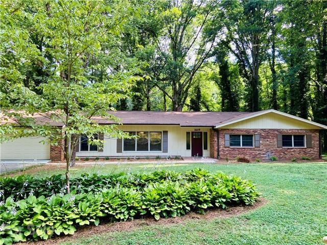 2609 Caroline St, Statesville, NC 28625 - photo 1