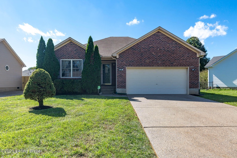 135 Aulbern Dr E unit East, Mount Washington, KY 40047 - photo 1