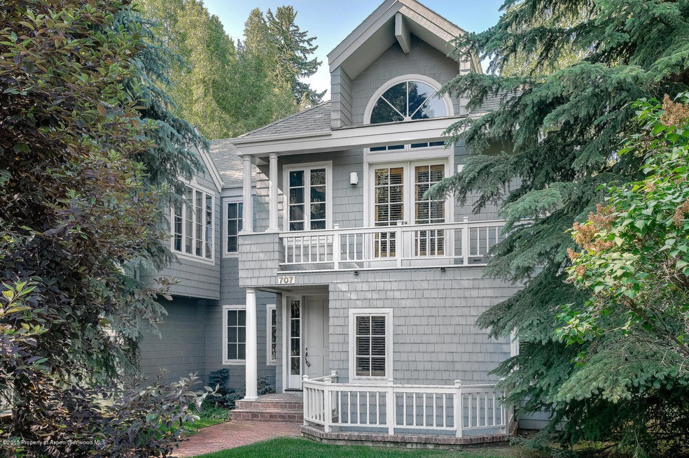 707 W Smuggler St - Front Exterior II