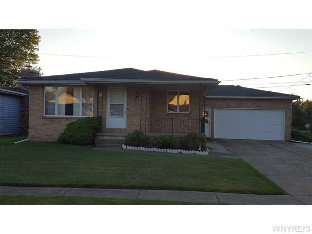 Exterior Front. Great curb appeal ,this one owner 