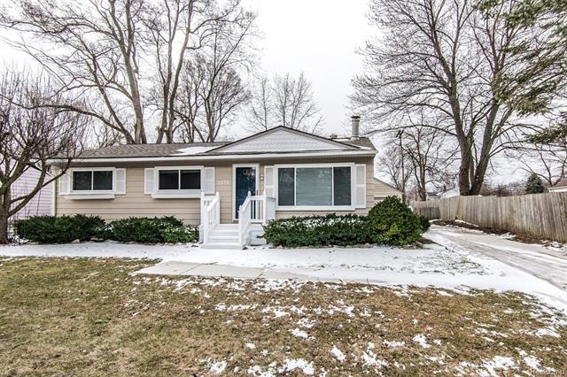 Welcome to this fabulous 1,500+ square foot ranch 