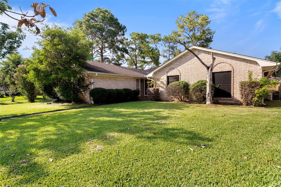 11415 Kirkmeadow Dr, Houston, TX 77089 - photo 1