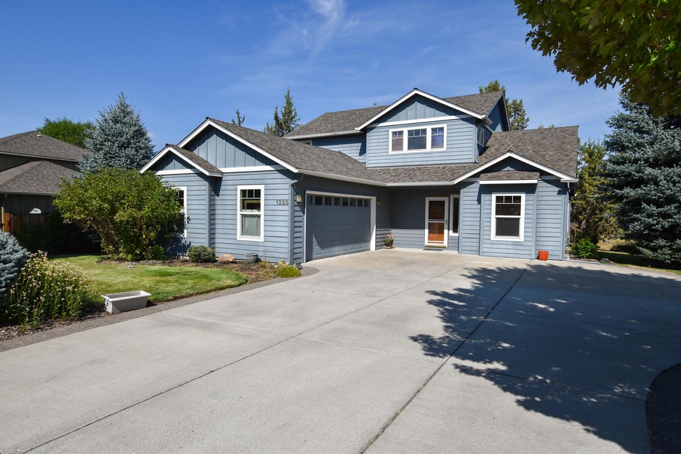 1326 SW Rimrock Way, Redmond, OR 97756 - photo 1