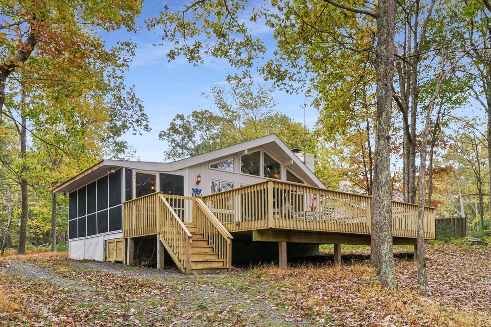 130 Buckboard Ln, Lords Valley, PA 18428 - photo 1