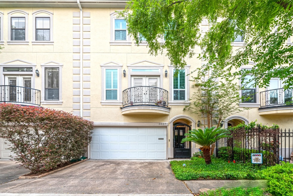 3527 Yupon St, Houston, TX 77006 - photo 1