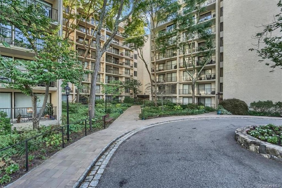 Welcome to The River House.  This luxury 8 story b